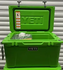 Yeti Tundra 45 Canopy GREEN Cooler -HULK!! Awesome New With Tag -LIME John Deere