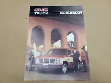 1986 GMC Suburban Square Body Dealership Sales Brochure Catalog Booklet Book