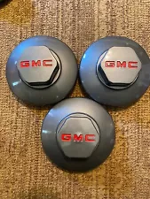 GMC S15 Jimmy Sonoma Center Caps set of three NOS 15661028 (For: GMC Sonoma GT)