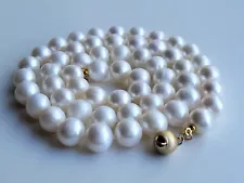 14K Salt Water Pearl Necklace in white 9-10MM 17"