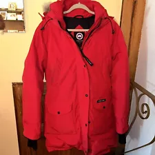 Red Canada Goose Women's Trillium Parka With Bonus Red Hat XL