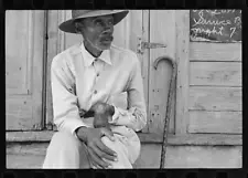 [Untitled photo, possibly related to: Street scene in New Orleans, Louisiana]