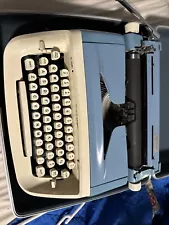 vintage manual typewriter working