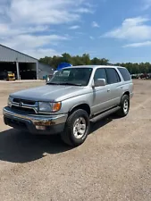 2001 Toyota 4Runner SR5 *NOT ROAD WORTHY-AS IS FOR PARTS