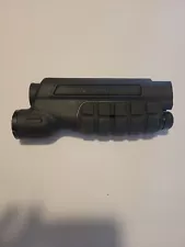 Mossberg 500 TreeLine Forend Light 900 Lumen