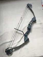 Browning Discovery Youth Compound Bow RT Hand Up To 30" Draw Length 20 lb Camo