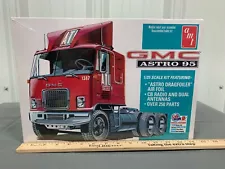 AMT GMC ASTRO 95 Semi Truck 1:25 Model Kit #1140 Factory SEALED