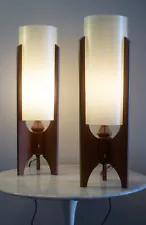 PAIR VINTAG WALNUT KAGAN PEARSALL MODELINE MID CENTURY MODERN CYLINDER LAMPS 50s