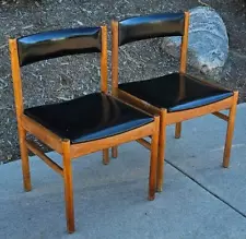 LOT OF 2 BEAUTIFUL DANISH MIDCENTURY MODERN DINING CHAIRS ! d