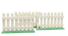 3 White Wooden Fence Pieces Standing Green Bases 10x6 in Crafts Dolls Railroads