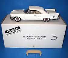 Danbury Mint 1957 CHRYSLER 300C Convertible White 1/24 Scale - See Pics Nice