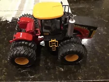 1/32 Versatile 550 4wd Tractor Duals.