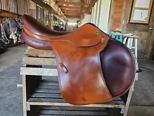 Prestige Italia Eventing Saddle - 17" Seat, Forward Flap, 35 cm adjustable tree