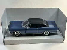 Maisto 1965 Buick Riviera Gran Sport Blue w/Black Vinyl Top 1:26 Die Cast #31900