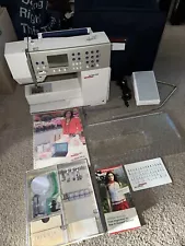 Bernina Aurora 430 Computerized Sewing Machine - W/ Bag Accessories