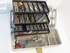 Vintage Umco Fishing Tackle Box w/Lures Fred Arbogast/Bug a Boo/Rapala/Jitterbug