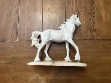 Unicorn Statue