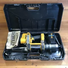 New ListingDEWALT DCGG570 18V Cordless Grease Gun & Case - Tested & Working