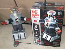 1998 TRENDMASTERS LOST IN SPACE NEW IN BOX 24” REMOTE CONTROL B-9 ROBOT