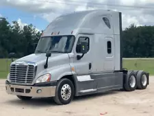 2014 Freightliner Cascadia T/A Sleeper Truck Tractor Detroit DD15 M/T bidadoo