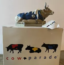 2000 Cow Parade MooShoe #9125 Cow In Shoe Figurine Chicago New York Converse