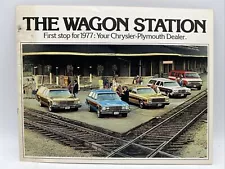 1977 CHRYSLER-PLYMOUTH THE WAGON STATION Volare Voyager Dealer Sales Brochure