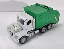 GREEN RECYCLE GARBAGE TRUCK