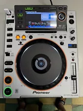 Pioneer DJ CDJ-2000 CDJ2000 Pro Multi Player Turntable CD USB MP3 MIDI HID Deck