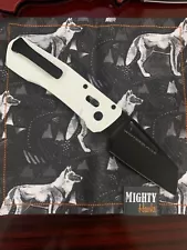 Winterblade Co. Severn, White G10 - PVC 14c28n Blade - Try the new STEALTH LOCK!