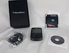 BlackBerry Curve 9330 Smartphone RCL22CW Charcoal Verizon Box CD Battery Papers