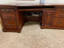 Beautiful Large Brown Solid Wood Office Desk in Excellent Condition Gently Used