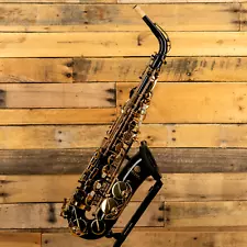 Jupiter JAS1100BLQ Alto Saxophone - Gilded Onyx