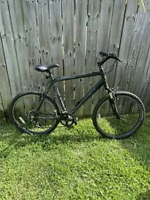 TREK 3700 MOUNTAIN BIKE SIZE 22.5", 21 SPEED, ALUM, FRONT SUSPENSION - NICE!