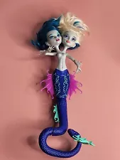 Monster High Great Scarrier Reef Peri & Pearl Serpentine Two Headed Mermaid Doll