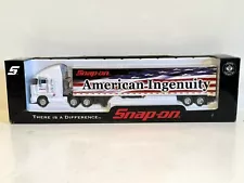 NOS NEW RARE! 1/64 SNAP ON Cabover Peterbilt 372 362 & Van Trailer DCP Size