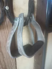 Western Angled Aluminum Stirrups