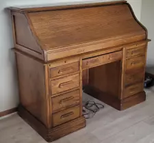 Vintage Oak Roll Top Desk from '80s.