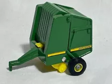 ERTL John Deere Round Hay Baler, 1/64