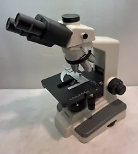 VWR 89404-468 WF10x/20mm Eyepieces Compound Laboratory Microscope w 4 Objectives