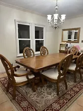 WOOD DINING ROOM TABLE SET