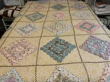 Beautiful Vintage Handmade Yo Yo Quilt