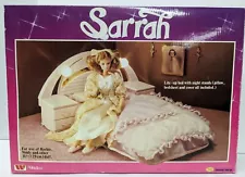 Vintage Wellco Sarrah Lite-up Bed For Barbie Sindy 11 1/2” Doll Play set 1980s