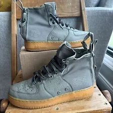 Nike SF AF1 Wmns US Sz 10 Dark Stucco Olive Green GumSole Air Force 1 AA3966-004