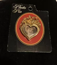 Vintage Old Fashion Photo Mother Brooch Pin Heart Roses Memory Jewelry Mourning