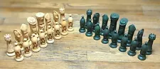 VINTAGE DUNCAN MEDIEVAL RENAISSANCE GOTHIC CERAMIC Chess Set 32 PCS