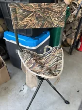 Travel Chair/ Tri Stool Hunting Blind Camp Chair Mossy Oak Camo Telescope Legs