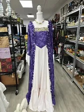 Renaissance Womans Plus Size Renaissance Gown With Necklace. Size 1X