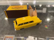 A MOKO LESNEY MATCHBOX SERIES #31 FORD STATION WAGON NM WITH BOX OLD STOCK YELLO