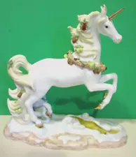 PRINCETON GALLERY YULETIDE BLISS 2005 UNICORN sculpture --- NEW in BOX with COA