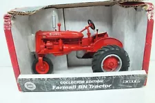 Farmall BN Tractor ERTL 1:16 Die Cast